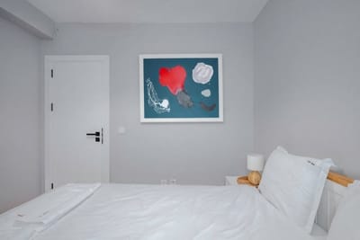 AeroLuxe Living 1BD Apartment