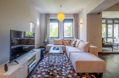 Modern yet Rustic Style City Centre Apt | 2BR/2BTH