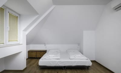 Charming & Cozy 2BD Apartment with Natural Light