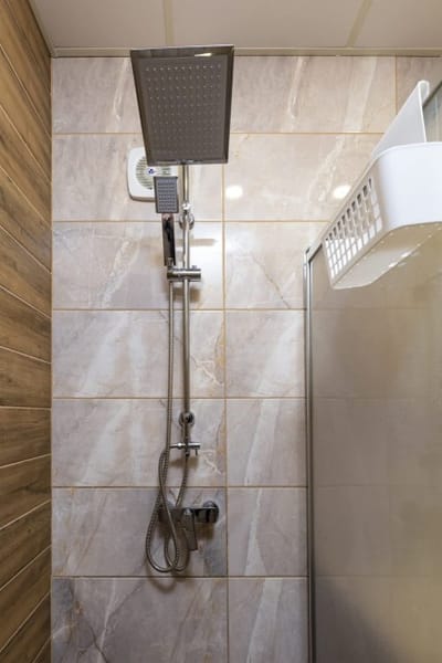 Bright Modern 2BD Apartment with Panoramic View