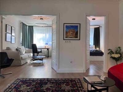 A French affair. With parking, style and elegance.