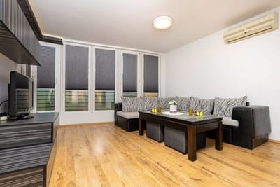 Nice 1BD Apartment next to Medical University