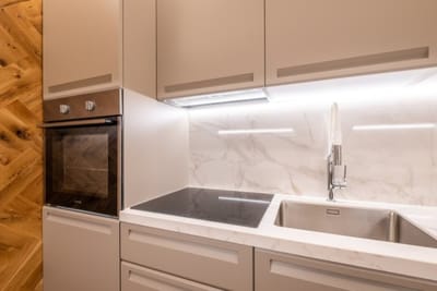 SOFapart Comfy and Elegant Apt with 2 BDR/ Parking