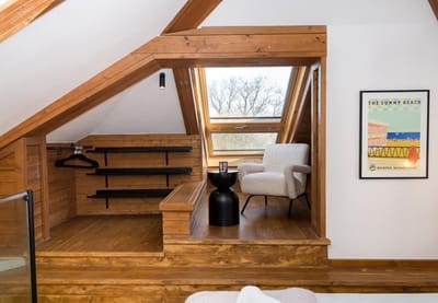 Stylish Maisonette Just Steps from the Sea Garden