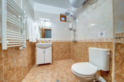 Dream View 1BD | Quick Slope Access