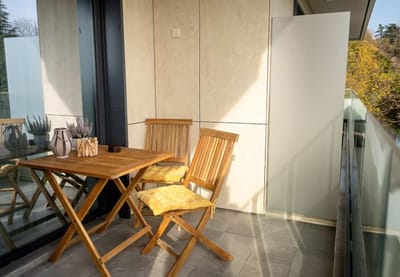 Cozy 1-Bedroom with Sea View & Parking