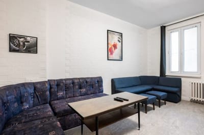 Living next to Eagles Bridge: Central 1-BD flat