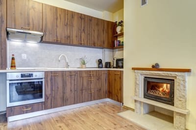 Cosy 1BD Apt w/ Free Parking and Balcony