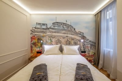 SOFapart Boutique Apt with 3 BDR + 2 BTH & Parking