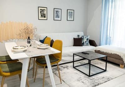 Chic 1BD Flat in St Constantine & Helena Complex