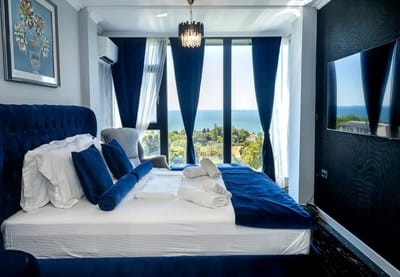 Royal View –Luxury 2BR Apartment with Sea Panorama