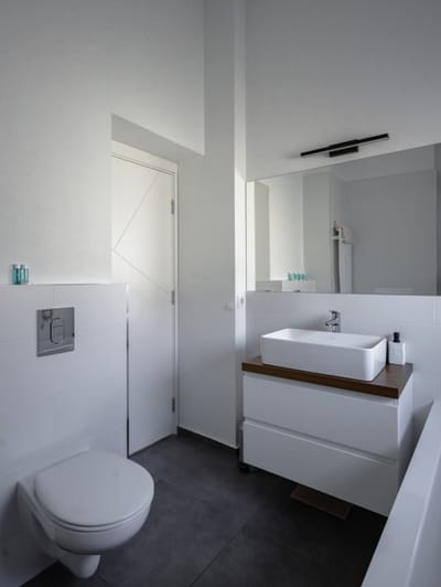 Luminous Central Retreat Spacious 2BD Apartment