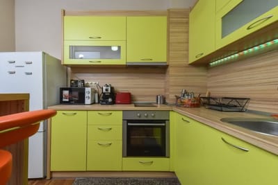 Vintage Spot - Colorful One-Bedroom Apartment