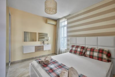 2BD Flat with Balcony in Flores Garden Complex