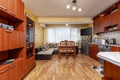 Comfort Corner - 1BD with Balcony