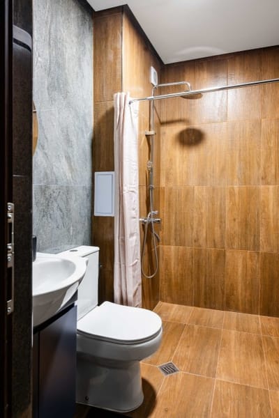 Stylish 1 Bedroom Apartment - Quiet & Comfortable