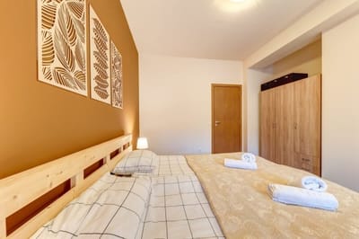 Cosy 1BD Apt w/ Free Parking and Balcony