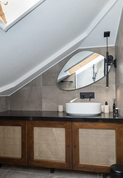 Stylish Maisonette Just Steps from the Sea Garden