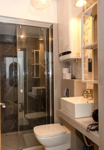 Bright & Spacious Apartment with a Charming Balcon