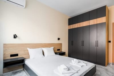 Marble Essence: 2BD Retreat in Top City Centre