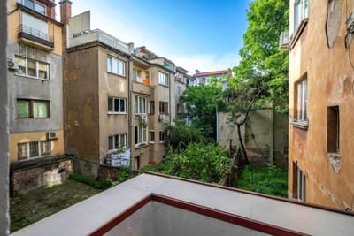 Quiet and Central: 1BD Next to NDK & Vitosha Blvd