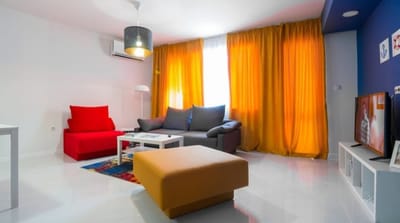 Pop your C-o-l-o-r-s - Funky and Modern 1BDR. Apt.