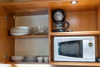 Golden Sands: 1BD Retreat with Parking