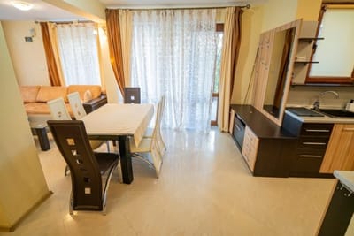 The Family Courtyard - Very LARGE 2BD Apartment