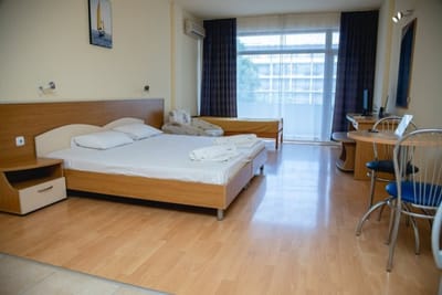 Studio with a balcony near the centre