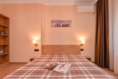 Sofia Dream Apartments - 3BD, 2BTHR - The Library