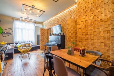 2 BDR & 2 BTHR Funky Apartment / Supreme Location