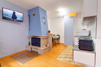 Colorful Retreat  1BD next to the slopes