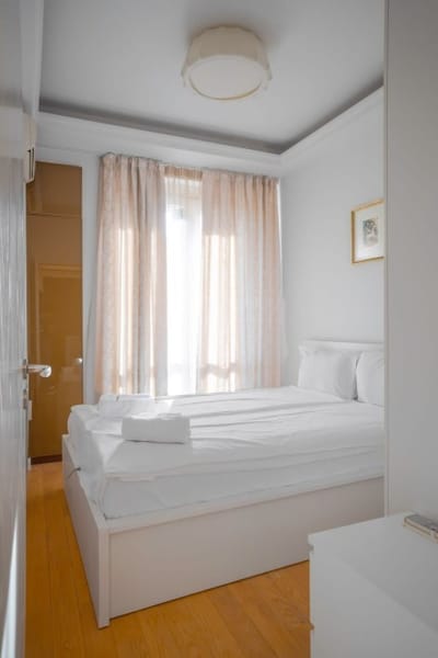 Central Luxurious 2 BD Flat near NDK