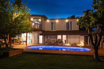 Modern and Cinematic Villa in the area of Sofia