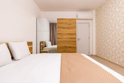 Magnolia Gardens - 1BD with Balcony & Parking