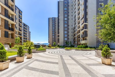 Plaza Nest - Cozy Studio Apartment