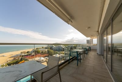 VIP Lounge Restaurant in the Maritim Paradise Blue Hotel