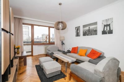 The Cosmopolitan Shine 1-BDR Pet-Friendly Flat
