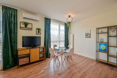 Tropicana Penthouse – 1BD Free parking