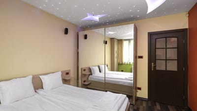 Central 1BD Apartment Next to Women's Market