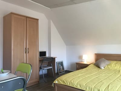 Top Center Studio - The Nest