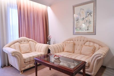 Riverside 1BR in Downtown, Near Ski Lift