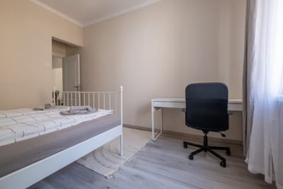 Central Charm  2BD apartment close to NDK