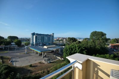 Modern Spacious 1BD Apartment for two in Nesebar