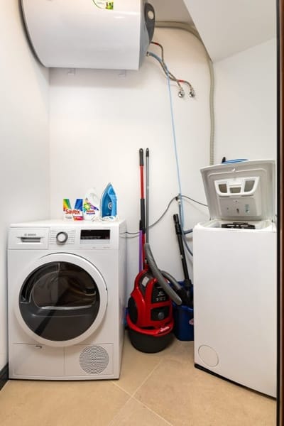 New Luxury & Bright 2 Bedroom Apartment