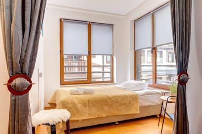 Colorful Retreat  1BD next to the slopes