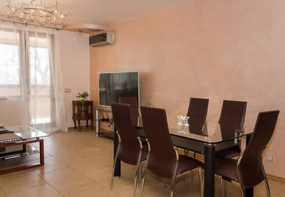 Varna Gem: 2BD Flat with Sunny Balcony