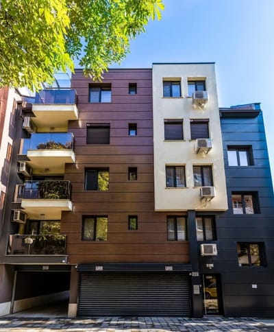 Modern 1BD Flat with Parking near the city centre