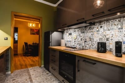 Eagles' Bridge  1BD flat with desk