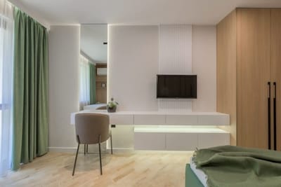 Modern Apartment in Top Center | Steps from Beach